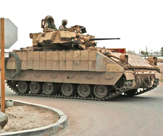 M2 Bradley, Infantry fighting vehicle, Armored Vehicles - view 1