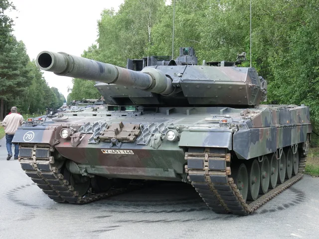 Leopard 2, Main battle tank, Tanks - view 1