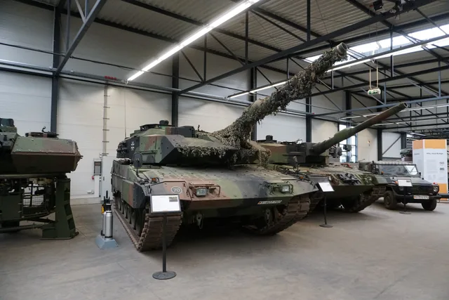 Leopard 2, Main battle tank, Tanks - view 3